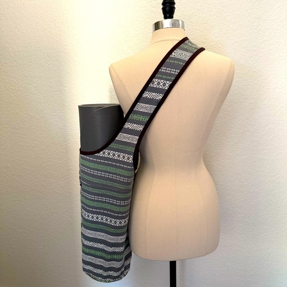 Ewedoos Yoga Mat Canvas Crossbody Bag~NWOT - Picture 3 of 9